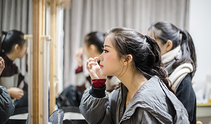 广州艺美菲凡-化妆培训_美甲培训_美容培训_半永久培训